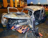 Oldtimer volledig uitgebrand